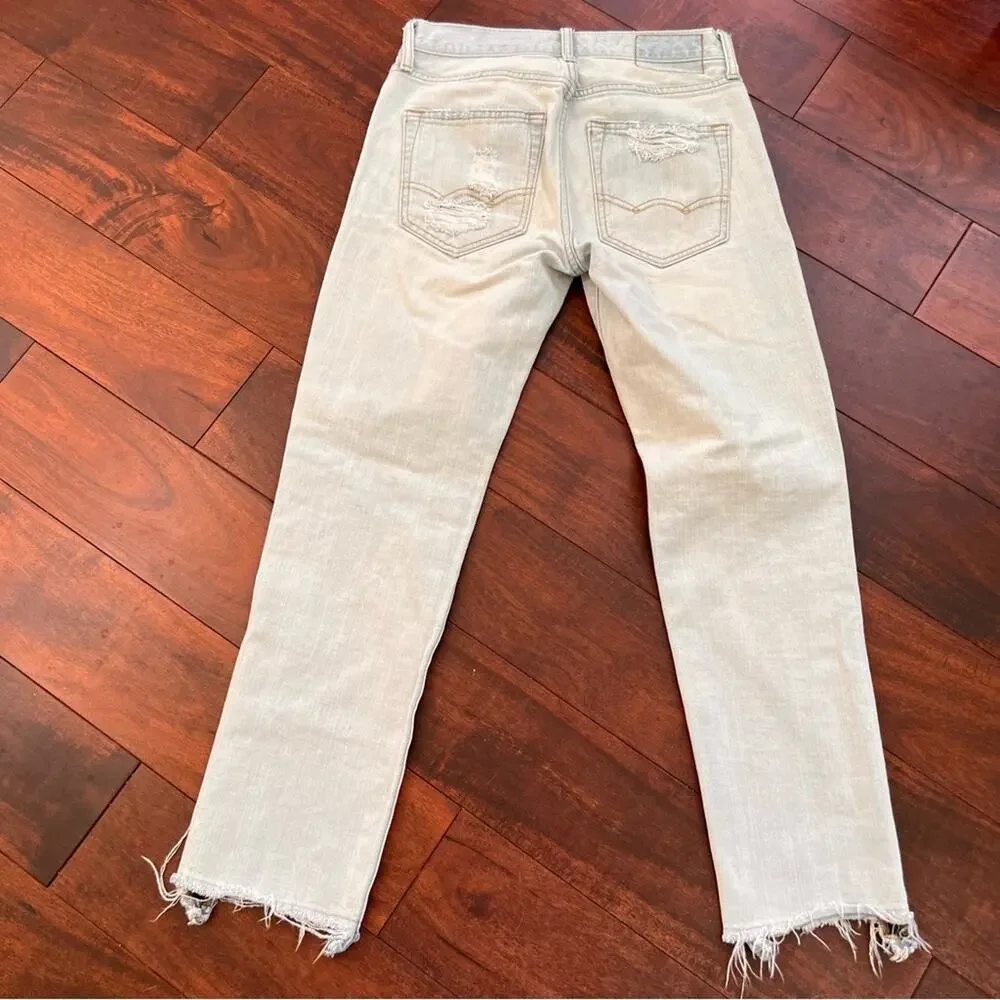 American Eagle Outfitters Straight Light Wash Distressed Jeans 26